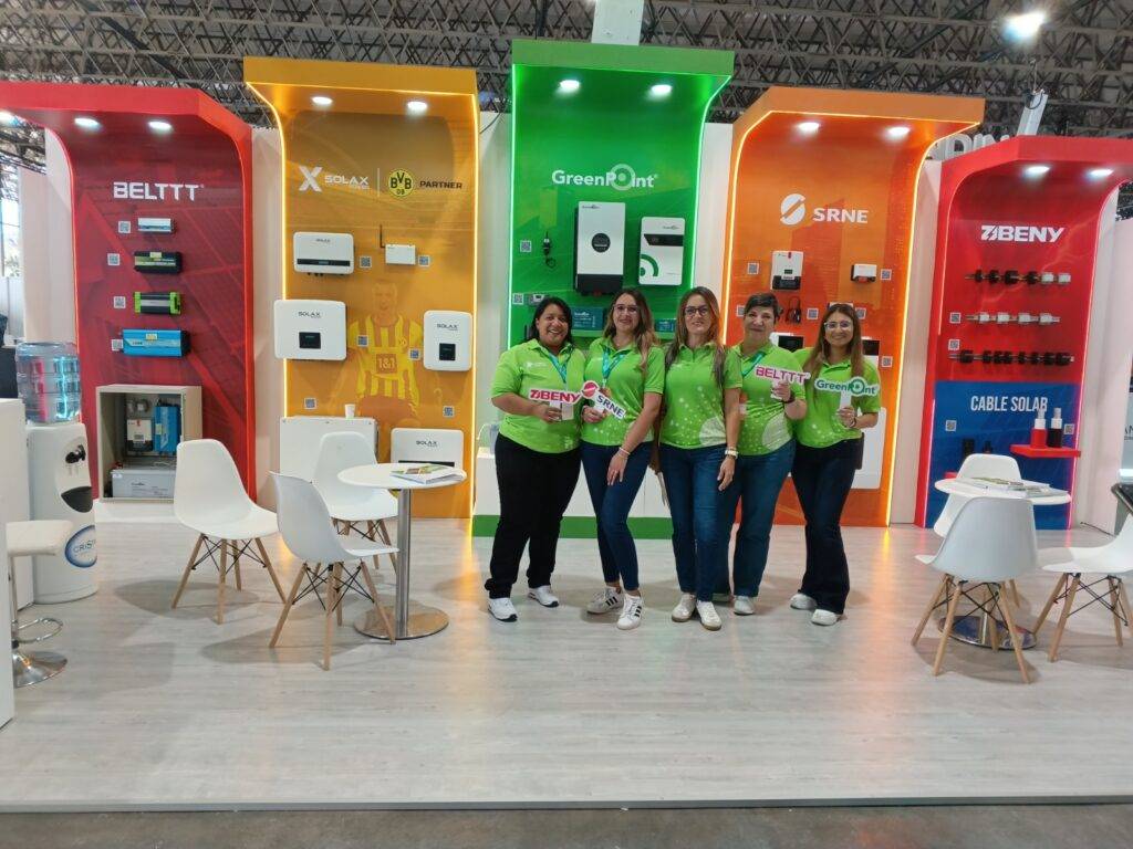 Equipo Cosostenible en feria Exposolar 2024